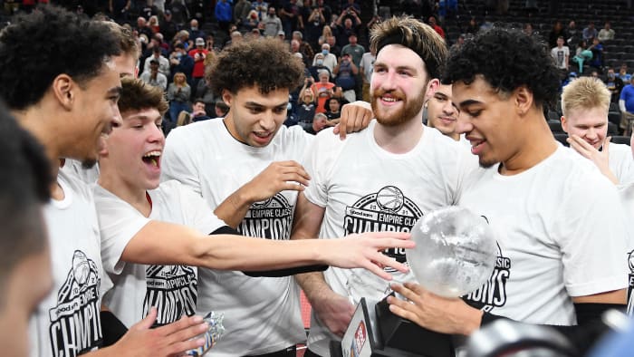 Gonzaga celebrates its win over UCLA